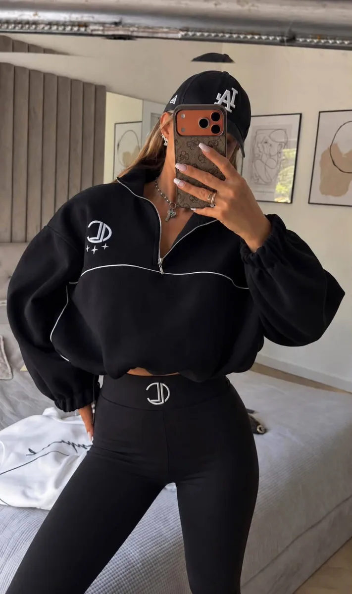 Monogram Deluxe