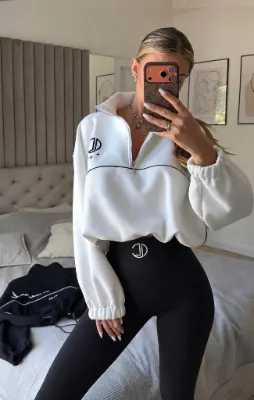 Monogram Deluxe